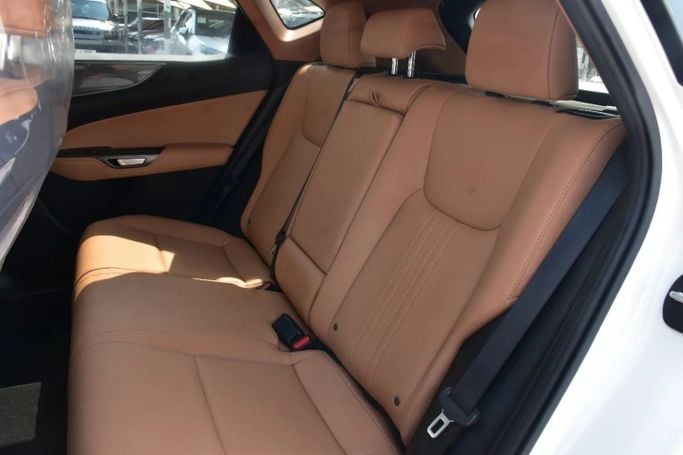 Подержанный Lexus NX 250 II, 2.5 л, 2022 в Шардже от Alfaris Used Cars Белый цвет. Other | AUTO.AE