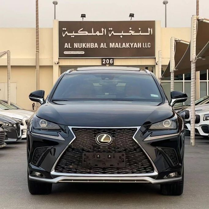 Подержанный Lexus NX 300 I Рестайлинг, 2.0 л, 2021 в Шардже от Al Nukhba Al Malakyah Used Cars Черный цвет. Американская | AUTO.AE
