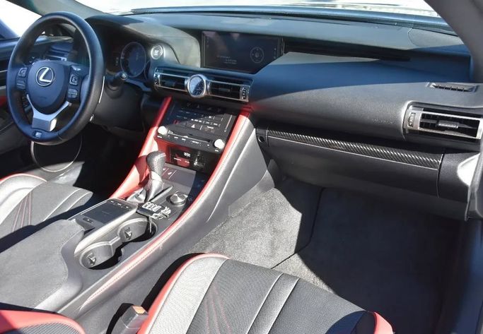 Подержанный Lexus RC 350 I Рестайлинг, 3.5 л, 2020 в Шардже от Alfaris Used Cars Белый цвет. Other | AUTO.AE