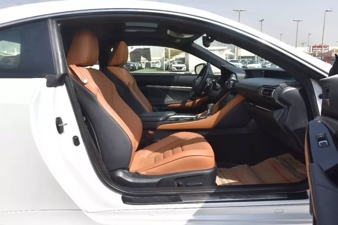 Подержанный Lexus RC 300 I Рестайлинг, 3.5 л, 2019 в Шардже от Alfaris Used Cars Белый цвет. Other | AUTO.AE