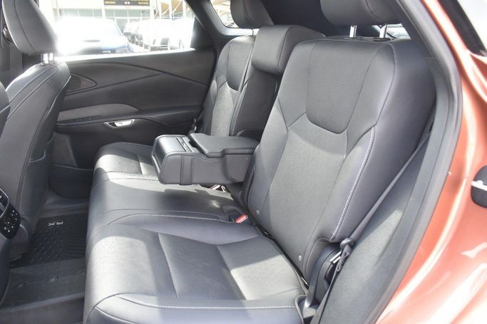 Подержанный Lexus RX 350 V, 2.4 л, 2023 в Шардже от Alfaris Used Cars Коричневый цвет.  | AUTO.AE