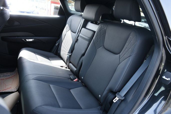 Подержанный Lexus RX 500h V, 2.4 л, 2024 в Шардже от Alfaris Used Cars Черный цвет.  | AUTO.AE