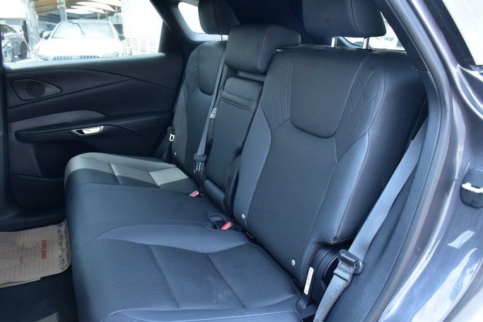 Подержанный Lexus RX 500h V, 2.4 л, 2024 в Шардже от Alfaris Used Cars Серый цвет.  | AUTO.AE