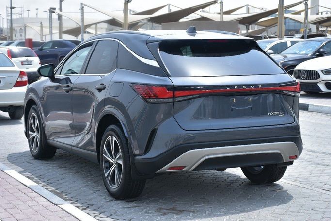 Подержанный Lexus RX 500h V, 2.4 л, 2024 в Шардже от Alfaris Used Cars Серый цвет.  | AUTO.AE
