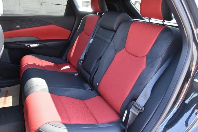 Подержанный Lexus RX 350 V, 2.4 л, 2023 в Шардже от Alfaris Used Cars Черный цвет.  | AUTO.AE