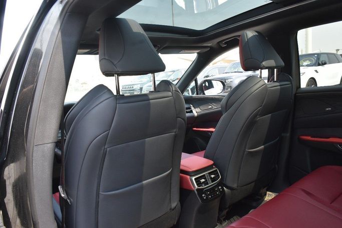 Подержанный Lexus RX 350 V, 2.4 л, 2023 в Шардже от Alfaris Used Cars Черный цвет.  | AUTO.AE