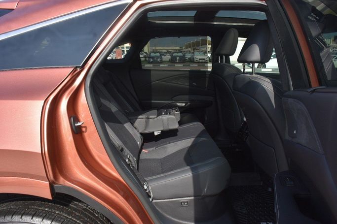 Подержанный Lexus RX 350 V, 2.4 л, 2024 в Шардже от Alfaris Used Cars Коричневый цвет.  | AUTO.AE