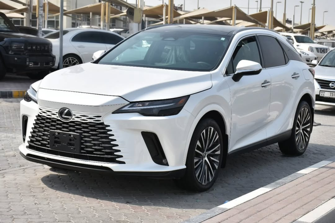 Подержанный Lexus RX 350 V, 2.4 л, 2024 в Шардже от Alfaris Used Cars Белый цвет. Other | AUTO.AE