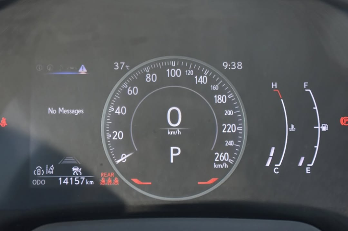 Подержанный Lexus RX 350 V, 2.4 л, 2024 в Шардже от Alfaris Used Cars Белый цвет. Other | AUTO.AE