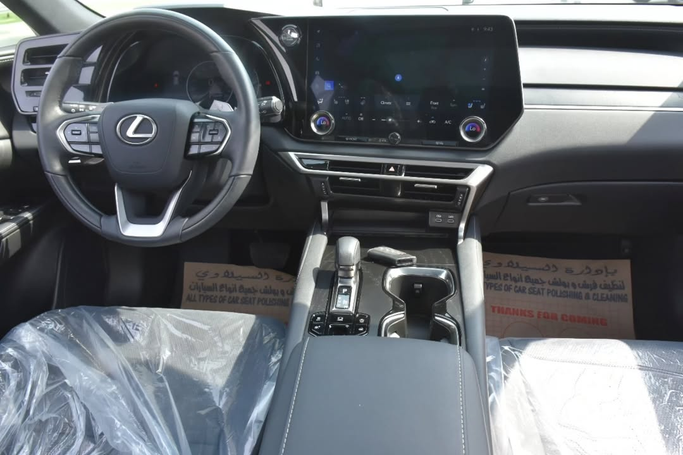 Подержанный Lexus RX 350 V, 2.4 л, 2024 в Шардже от Alfaris Used Cars Белый цвет. Other | AUTO.AE