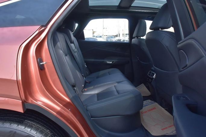 Подержанный Lexus RX 350 V, 2.4 л, 2023 в Шардже от Alfaris Used Cars Бронзовый цвет. Other | AUTO.AE