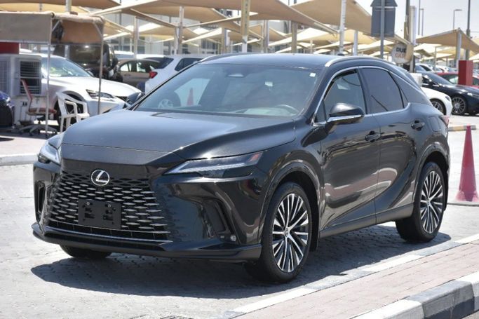 Подержанный Lexus RX 350 V, 2.4 л, 2023 в Шардже от Alfaris Used Cars Черный цвет. Other | AUTO.AE