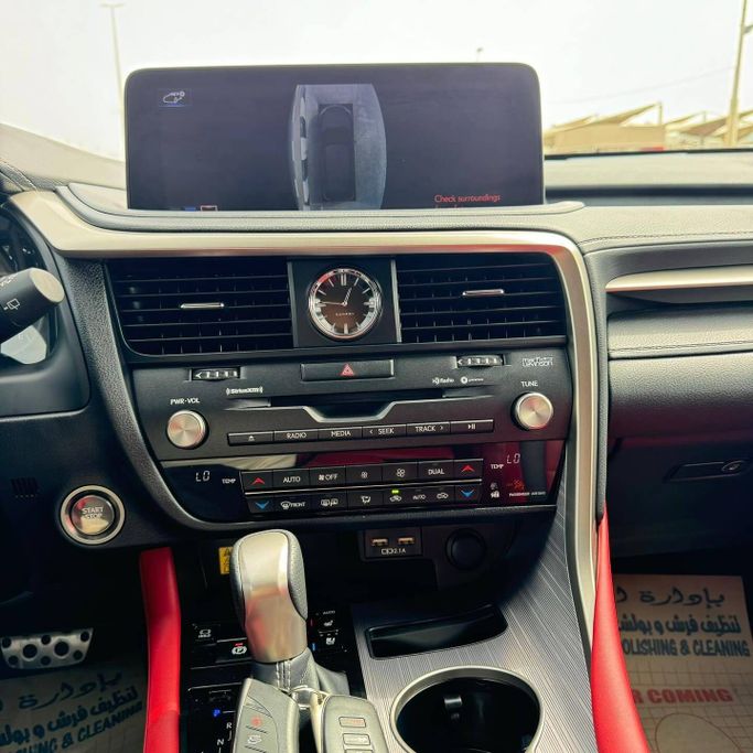 Подержанный Lexus RX 350 IV Рестайлинг, 3.5 л, 2022 в Шардже от Alfaris Used Cars Черный цвет. Other | AUTO.AE