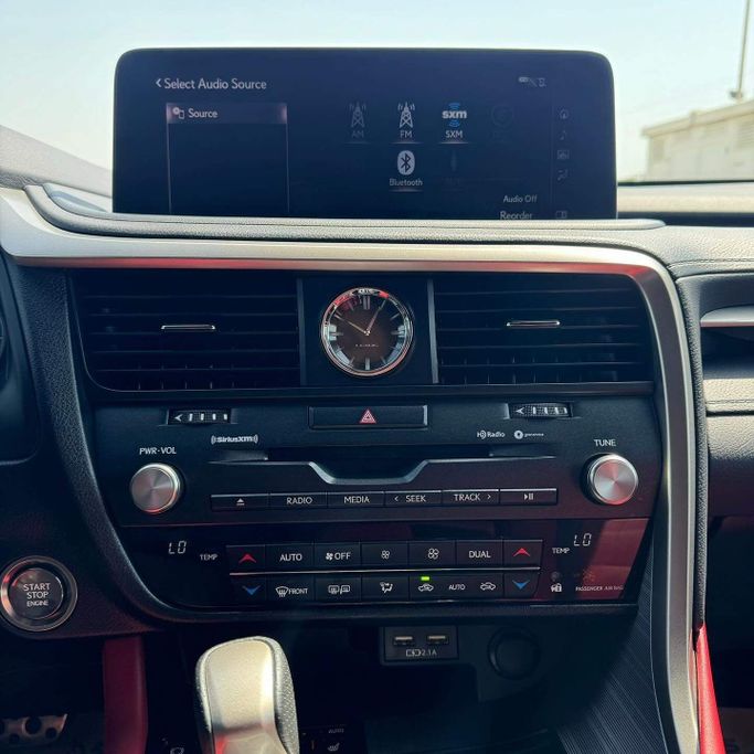 Подержанный Lexus RX 350 IV Рестайлинг, 3.5 л, 2021 в Шардже от Alfaris Used Cars Серый цвет. Other | AUTO.AE