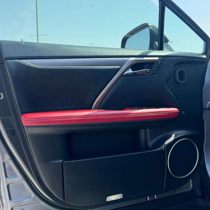 Подержанный Lexus RX 350 IV Рестайлинг, 3.5 л, 2021 в Шардже от Alfaris Used Cars Серый цвет. Other | AUTO.AE