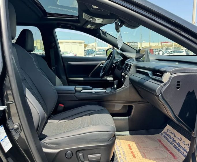 Подержанный Lexus RX 350L IV Рестайлинг, 3.5 л, 2022 в Шардже от Alfaris Used Cars Черный цвет. Other | AUTO.AE