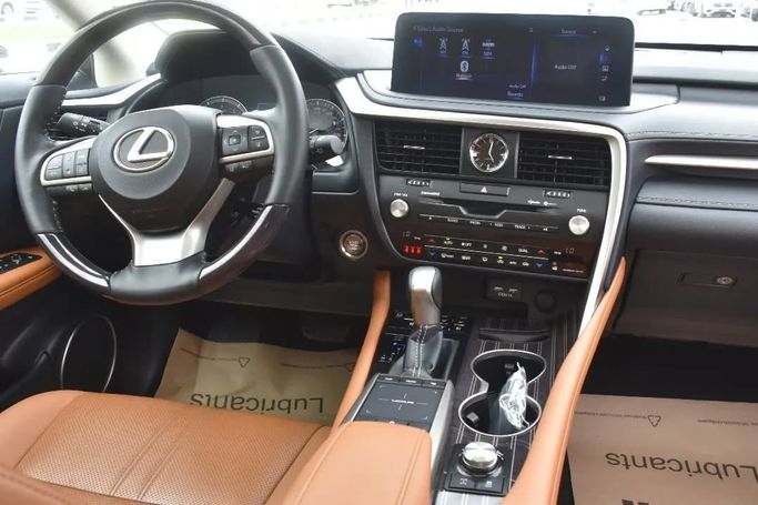 Подержанный Lexus RX 350L IV Рестайлинг, 3.5 л, 2022 в Шардже от Alfaris Used Cars Черный цвет. Other | AUTO.AE