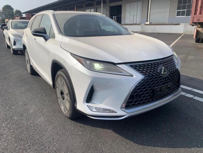 Новый Lexus RX 350L IV Рестайлинг, 3.5 л, 2022 в Шардже от Alfaris Used Cars Белый цвет. GCC | AUTO.AE