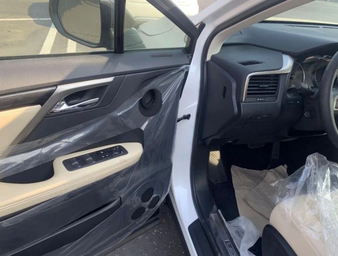 Новый Lexus RX 350L IV Рестайлинг, 3.5 л, 2022 в Шардже от Alfaris Used Cars Белый цвет. GCC | AUTO.AE