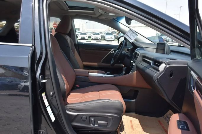 Подержанный Lexus RX 350 IV, 3.5 л, 2017 в Шардже от Alfaris Used Cars Черный цвет. Other | AUTO.AE