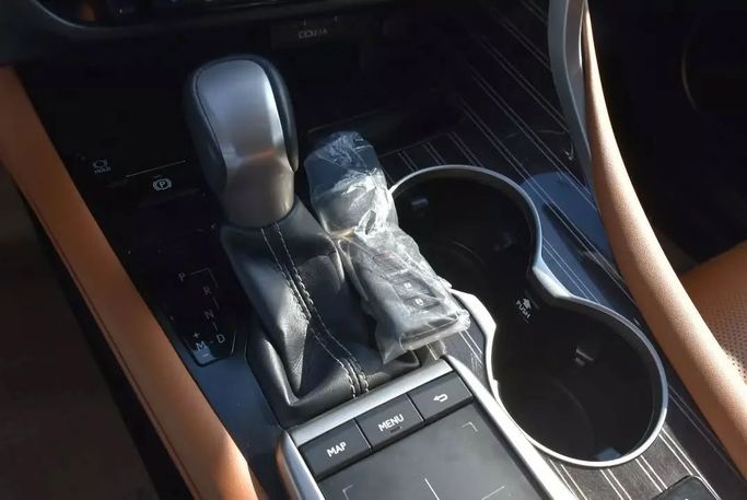 Used Lexus RX 350 IV Facelift, 3.5 l, 2021 in Sharjah by Alfaris Used Cars, White color. Other | AUTO.AE