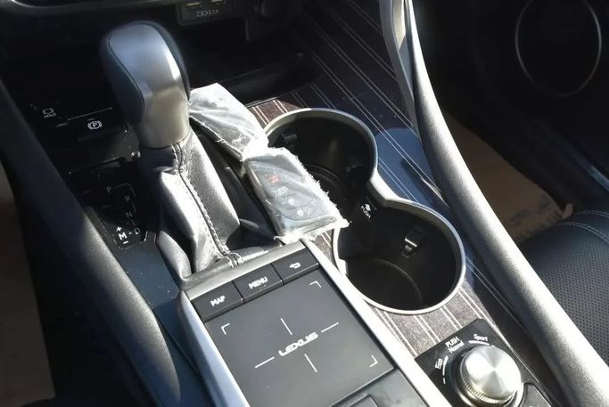 Подержанный Lexus RX 350 IV Рестайлинг, 3.5 л, 2022 в Шардже от Alfaris Used Cars Черный цвет. Other | AUTO.AE