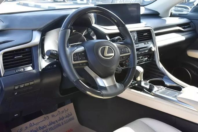 Подержанный Lexus RX 350 IV Рестайлинг, 3.5 л, 2022 в Шардже от Alfaris Used Cars Белый цвет. Other | AUTO.AE