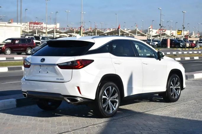 Подержанный Lexus RX 350 IV, 3.5 л, 2019 в Шардже от Alfaris Used Cars Белый цвет. Other | AUTO.AE