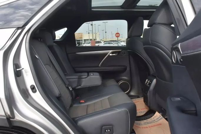 Подержанный Lexus RX 350 IV Рестайлинг, 3.5 л, 2020 в Шардже от Alfaris Used Cars Серебристый цвет. Other | AUTO.AE
