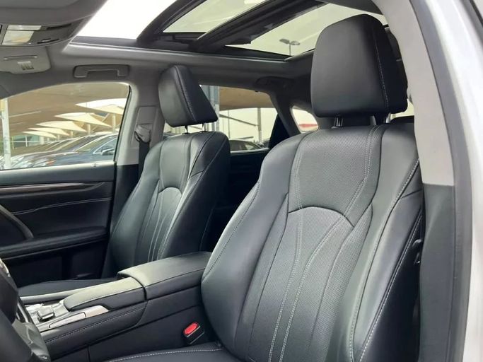 Used Lexus RX 350 IV, 3.5 l, 2018 in Sharjah by Alfaris Used Cars, White color. Other | AUTO.AE