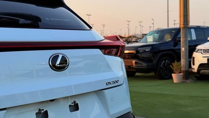 Used Lexus UX 200 I, 2.0 l, 2020 in Sharjah by Badar Used Cars, White color.  | AUTO.AE