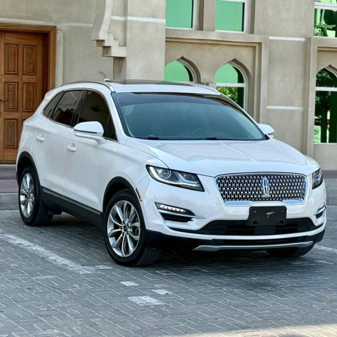Подержанный Lincoln MKC I Рестайлинг, 2.3 л, 2019 в Шардже от Sarmad Cars Белый цвет. Other | AUTO.AE