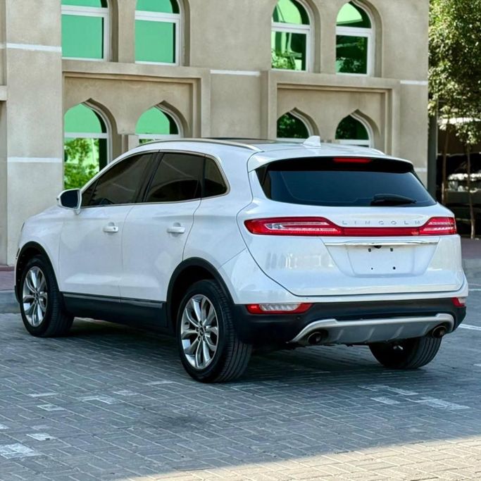 Подержанный Lincoln MKC I Рестайлинг, 2.3 л, 2019 в Шардже от Sarmad Cars Белый цвет. Other | AUTO.AE