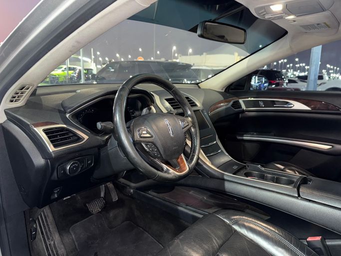 Used Lincoln MKZ II, 2.0 l, 2016 in Sharjah by Al Suraj Al Muneer Used Cars, Silver color. American Specs | AUTO.AE