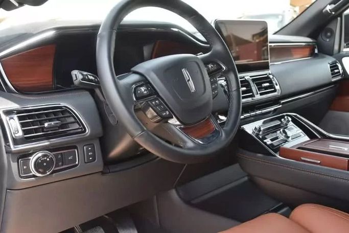 Used Lincoln Navigator IV, 3.5 l, 2021 in Sharjah by Alfaris Used Cars, Black color. Other | AUTO.AE