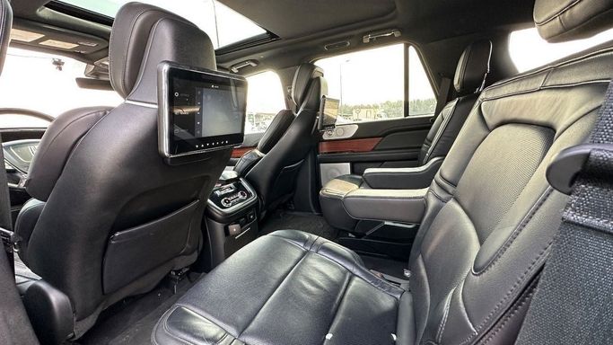 Used Lincoln Navigator IV, 3.5 l, 2018 in Sharjah by Halla Cars, Black color. American Specs | AUTO.AE