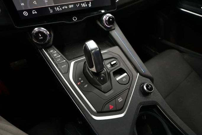 Новый Lynk & Co 01 I Рестайлинг, 1.5 л, 2024 в Шардже от Al Qassem Cars Trading Серый цвет. Other | AUTO.AE