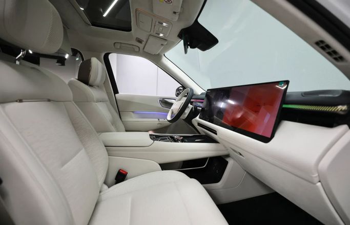 New Lynk & Co 900, 2.0 l, 2025 in Sharjah by Al Qassem Cars Trading, White color. Other | AUTO.AE