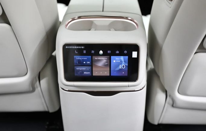 New Lynk & Co 900, 2.0 l, 2025 in Sharjah by Al Qassem Cars Trading, Black color. Other | AUTO.AE