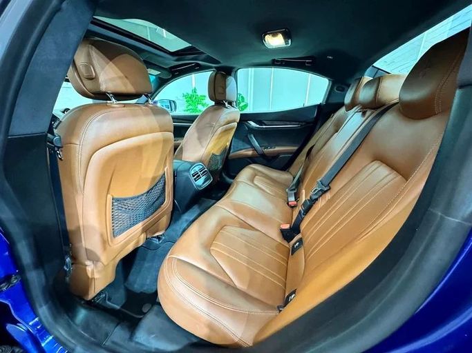 Подержанный Maserati Ghibli III, 3.0 л, 2015 в Шардже от Ayoon Alhoot Motors Синий цвет. GCC | AUTO.AE