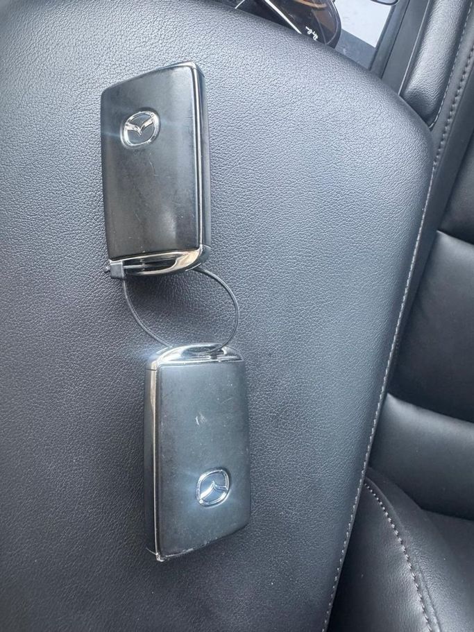 Подержанный Mazda 3 IV (BP), 2.0 л, 2024 в Шардже от Noor Al Seyoh Used Cars Синий цвет. GCC | AUTO.AE