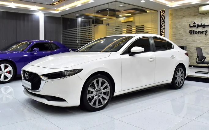 مستعملة Mazda 3 IV (BP), 2.0 l, 2023 في في الشارقة من Honey Jidosha Used Cars Tr.، اللون أبيض. مواصفات الخليج | AUTO.AE | إعلان #272989