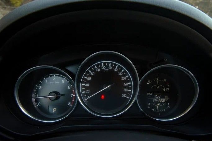 Подержанный Mazda CX-5 II Рестайлинг, 2.5 л, 2022 в Шардже от First Choice Cars Белый цвет. GCC | AUTO.AE