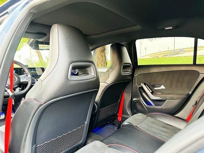 Подержанный Mercedes-Benz A-Class AMG 45 AMG S II (W177), 2.0 л, 2020 в Шардже от Taj Al Sultan Used Cars Синий цвет. Японская | AUTO.AE