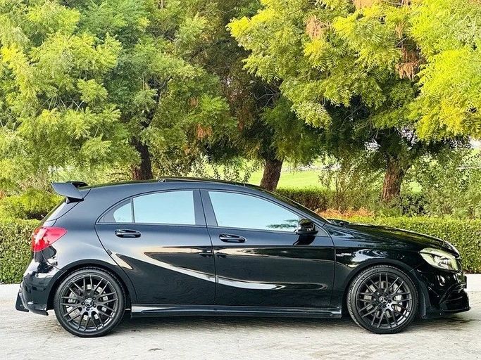Подержанный Mercedes-Benz A-Class AMG 45 AMG I (W176) Рестайлинг, 2.0 л, 2018 в Шардже от Taj Al Sultan Used Cars Черный цвет. Японская | AUTO.AE