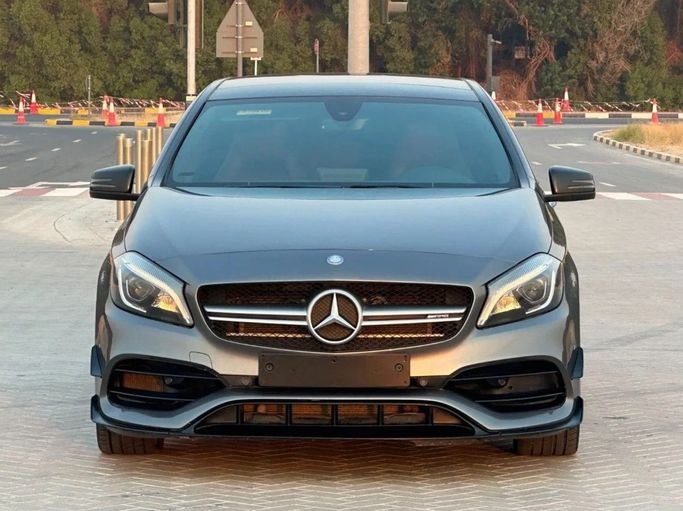 مستعملة Mercedes-Benz A-Class AMG 45 AMG I (W176) فيس ليفت, 2.0 l, 2017 في في الشارقة من Al Aayan Used Cars، اللون رمادي. مواصفات الخليج | AUTO.AE | إعلان #272828