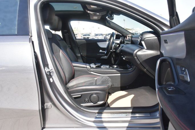 Подержанный Mercedes-Benz A-Class 220 IV (W177), 2.0 л, 2020 в Шардже от Alfaris Used Cars Серый цвет.  | AUTO.AE