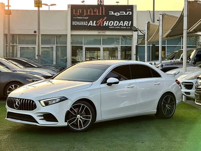 Подержанный Mercedes-Benz A-Class 220 IV (W177), 2.0 л, 2019 в Шардже от Ahmad alkhodari Motors Белый цвет. Американская | AUTO.AE