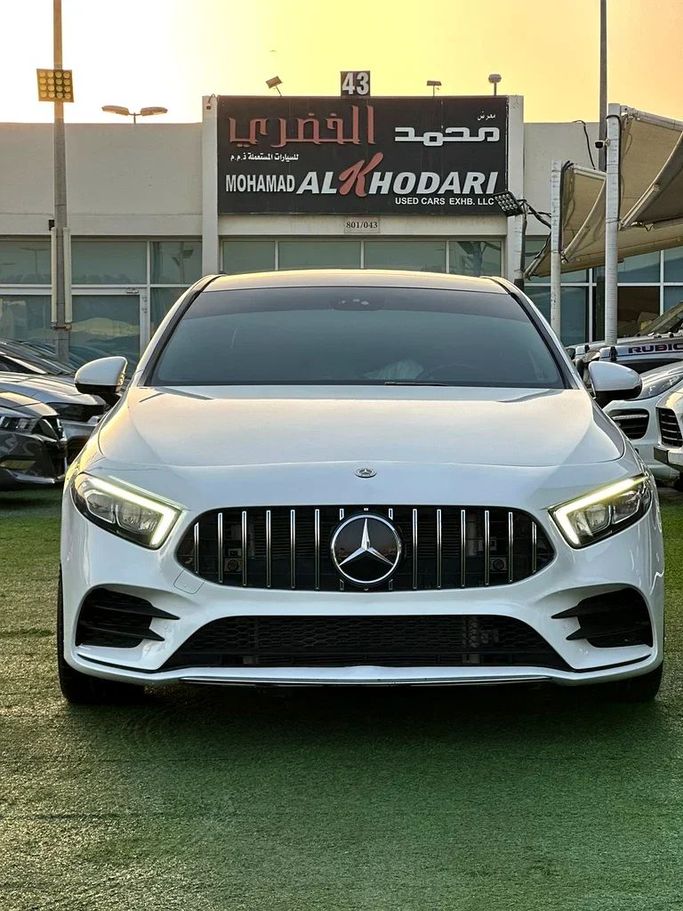 Подержанный Mercedes-Benz A-Class 220 IV (W177), 2.0 л, 2019 в Шардже от Ahmad alkhodari Motors Белый цвет. Американская | AUTO.AE