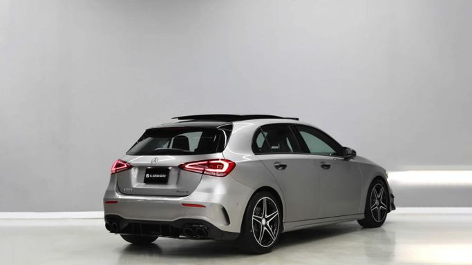 Подержанный Mercedes-Benz A-Class 250 IV (W177), 2.0 л, 2019 в Шардже от Al Qassem Cars Trading Золотистый цвет. Корейская | AUTO.AE